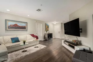 Photo #6: 6728954 Listing