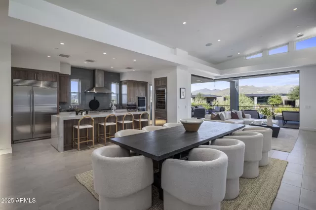 MLS: 6729130 Condo For Sale