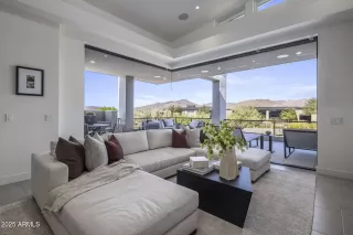 Photo #2: 6729130 Listing 