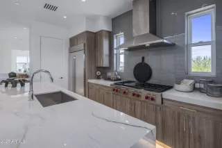 Photo #3: 6729130 Listing 