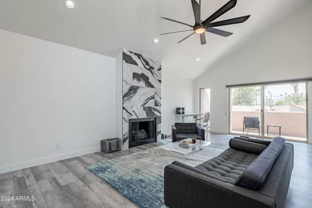 MLS: 6730158 Condo For Sale