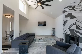 Photo #3: 6730158 Listing