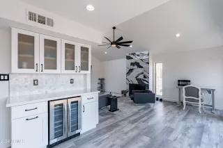 Photo #4: 6730158 Listing