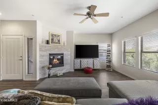 Photo #3: 6730200 Listing