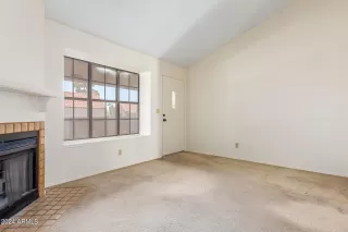 Photo #6: 6730326 Listing