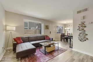 Photo #4: 6730584 Listing 