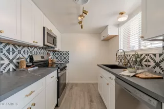 Photo #3: 6730701 Listing 