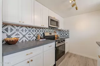 Photo #5: 6730701 Listing 