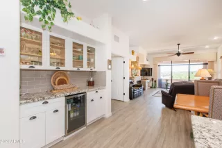 Photo #6: 6730717 Listing