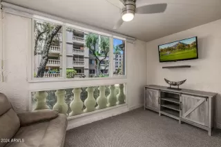 Photo #5: 6730858 Listing 