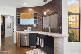Photo #6: 6731204 Listing