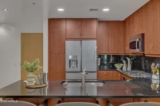 Photo #3: 6731296 Listing