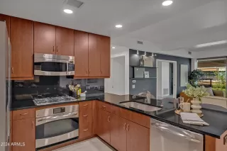 Photo #6: 6731296 Listing