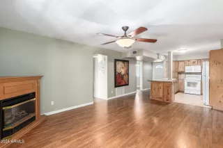 Photo #5: 6731299 Listing