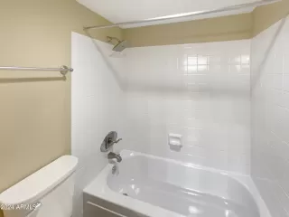 Photo #6: 6731352 Listing