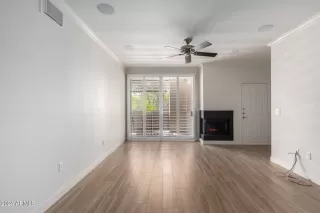 Photo #6: 6731897 Listing