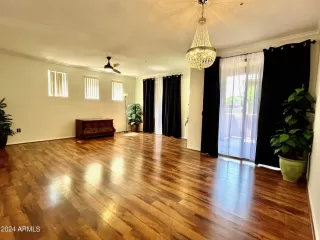 Photo #4: 6731957 Listing