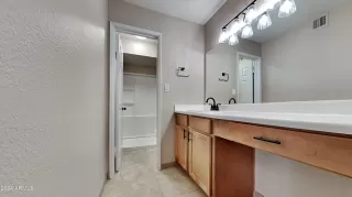 Photo #5: 6732355 Listing