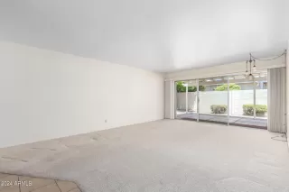 Photo #5: 6732470 Listing