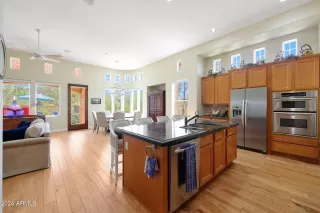 Photo #3: 6733023 Listing