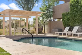 Photo #1: 6733200 Listing 