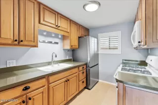 Photo #4: 6733349 Listing