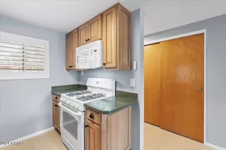 Photo #5: 6733349 Listing