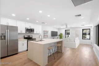 Photo #6: 6733544 Listing