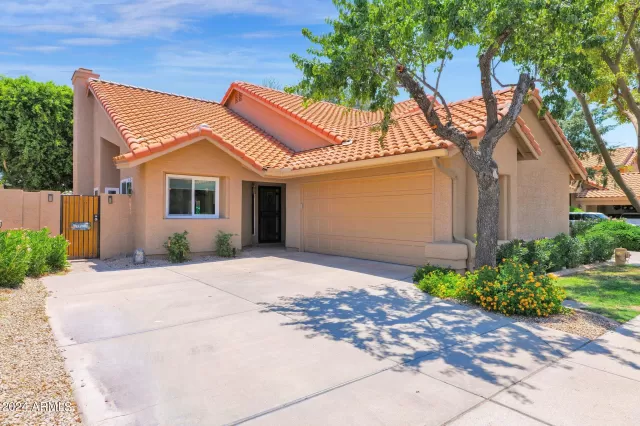 MLS: 6733639 Condo For Sale