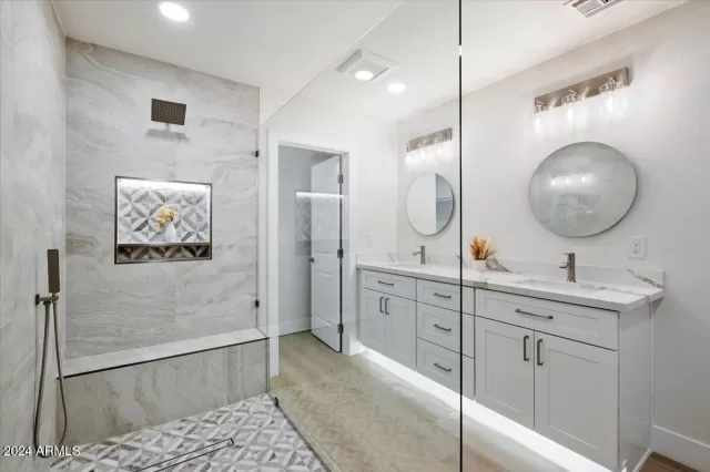 MLS: 6733662 Condo For Sale