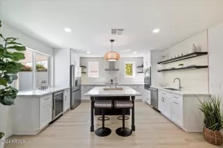 Photo #2: 6733662 Listing