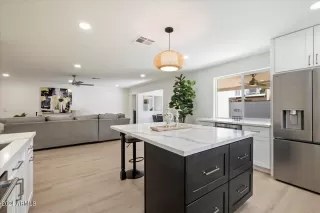 Photo #4: 6733662 Listing