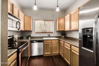 Photo #6: 6734179 Listing