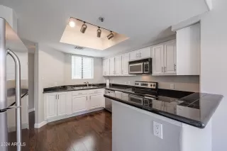 Photo #2: 6734389 Listing