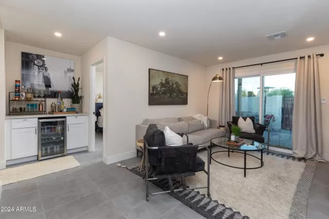 MLS: 6734432 Condo For Sale