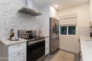 Photo #6: 6734432 Listing