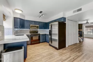 Photo #6: 6734695 Listing