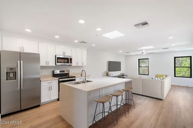 MLS: 6734847 Condo For Sale