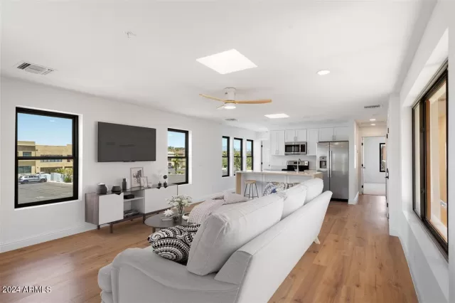 MLS: 6734850 Condo For Sale