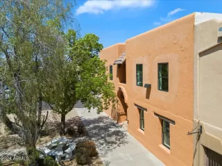 Photo #2: 6734850 Listing 