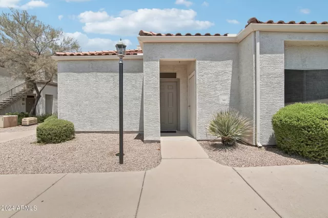 MLS: 6735108 Condo For Sale