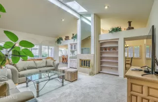 Photo #2: 6735402 Listing