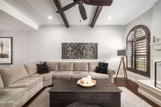 Photo #5: 6735867 Listing