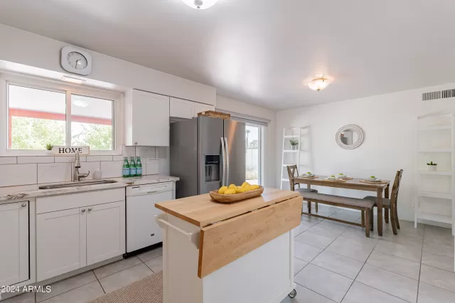 MLS: 6735925 Condo For Sale