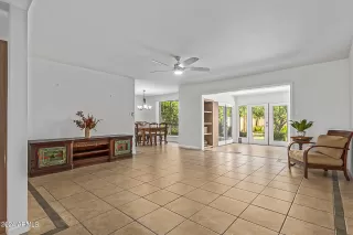 Photo #5: 6735997 Listing
