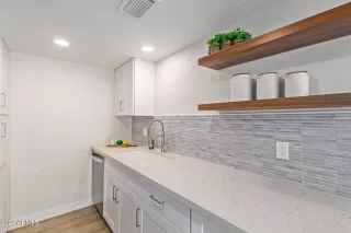 Photo #3: 6736090 Listing