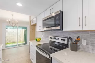 Photo #4: 6736090 Listing