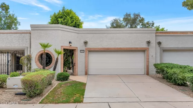 MLS: 6736115 Condo For Sale