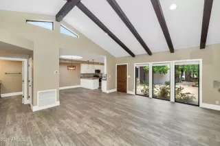 Photo #4: 6736115 Listing 