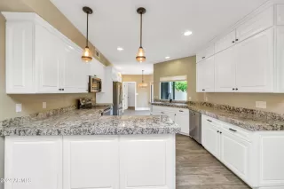 Photo #6: 6736115 Listing 